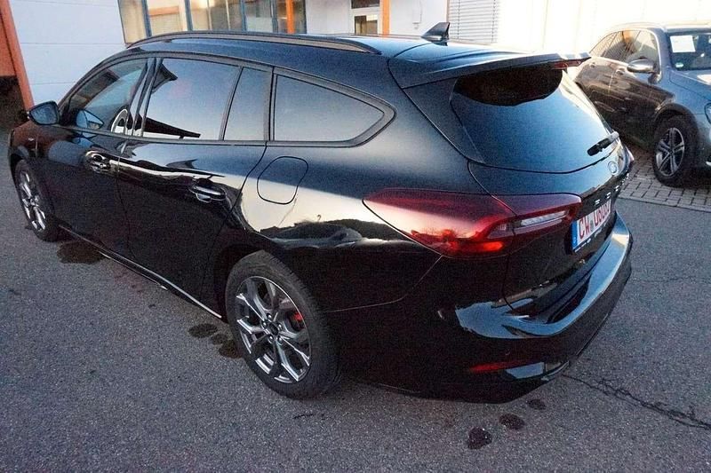 Gebraucht Ford Focus ST-Line 125 PS (91 kW) 2022 Obsidianschwarz metallic Kombi