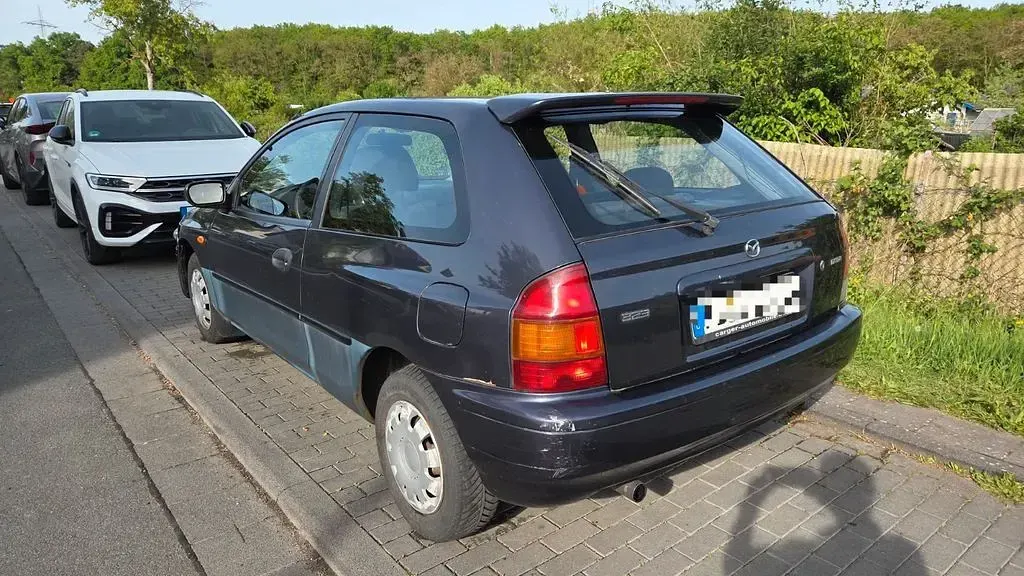 Gebraucht Mazda 323 88 PS (64 kW) 1999 Blau Limousine