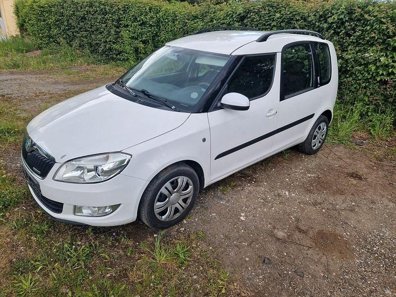 Weiß Gebraucht 2011 Skoda Roomster GreenLine Van / Kleinbus | 1.850 € (Fairer Preis) - Bild 1/4