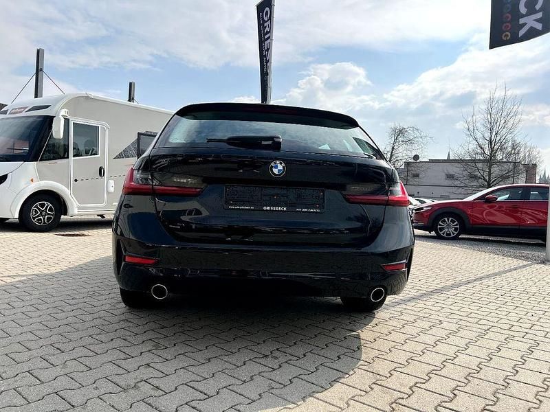 Gebraucht BMW 318 Advantage 150 PS (110 kW) 2022 Schwarz Kombi
