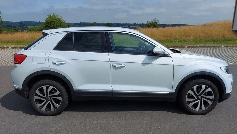 Silber Gebraucht 2021 VW T-Roc Active SUV | 20.500 € (Guter Preis) - Bild 1/4