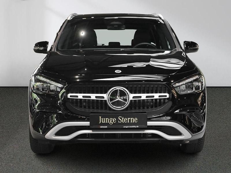 Gebraucht Mercedes GLA200 163 PS (119 kW) 2024 Schwarz SUV