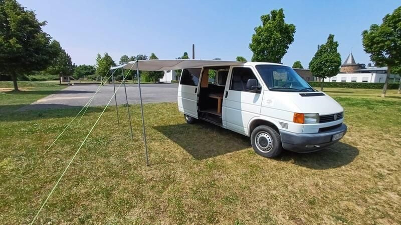 Weiß Gebraucht 1999 VW T4 Van | 5.900 € (Etwas zu teuer) - Bild 1/4