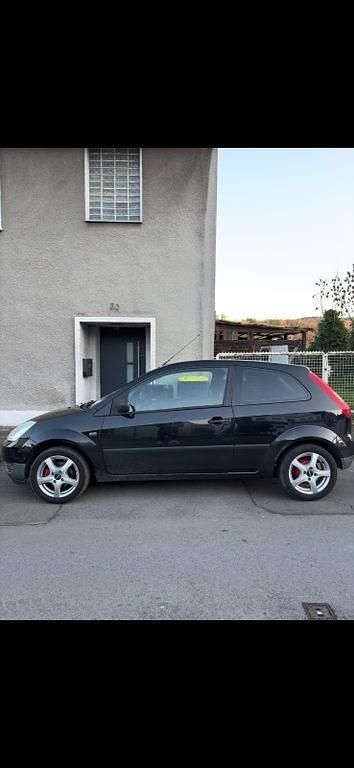 Gebraucht Ford Fiesta 70 PS (51 kW) 2004 Schwarz Kleinwagen