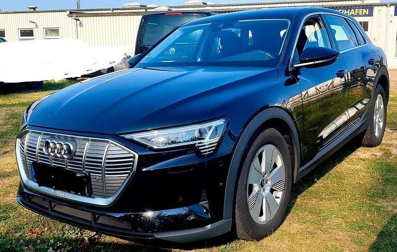 Schwarz Gebraucht 2022 Audi e-tron Basis SUV | 25.999 € (Fairer Preis) - Bild 1/4