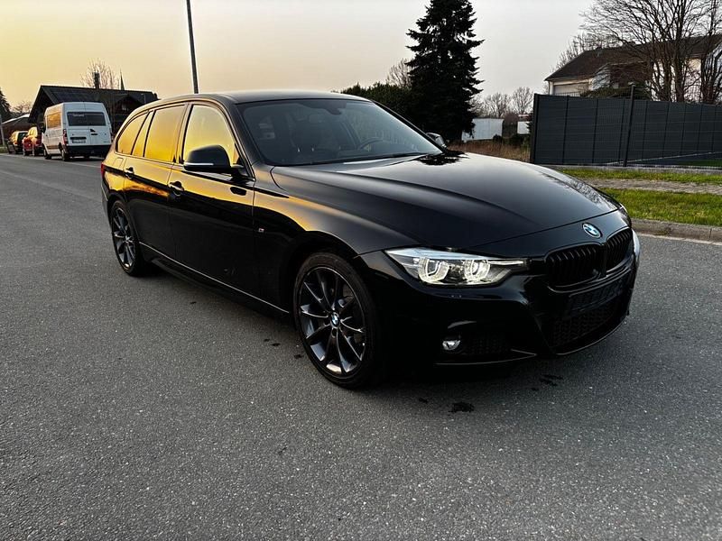 Gebraucht BMW 320 M Sport 190 PS (139 kW) 2019 Grau Kombi