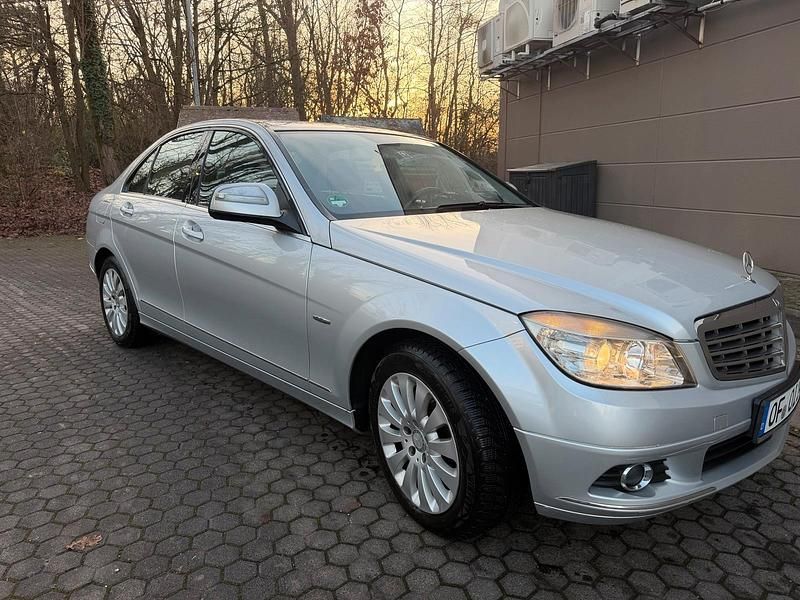 Silber Gebraucht 2007 Mercedes C220 Limousine | 6.000 € (Fairer Preis) - Bild 1/4