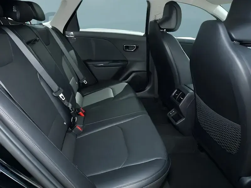Neu Kia K4 150 PS (110 kW) 2026 Schwarz Kombi