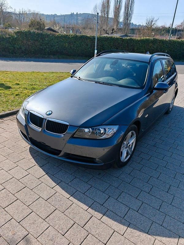 Gebraucht BMW 320 170 PS (125 kW) 2008 Grau Kombi