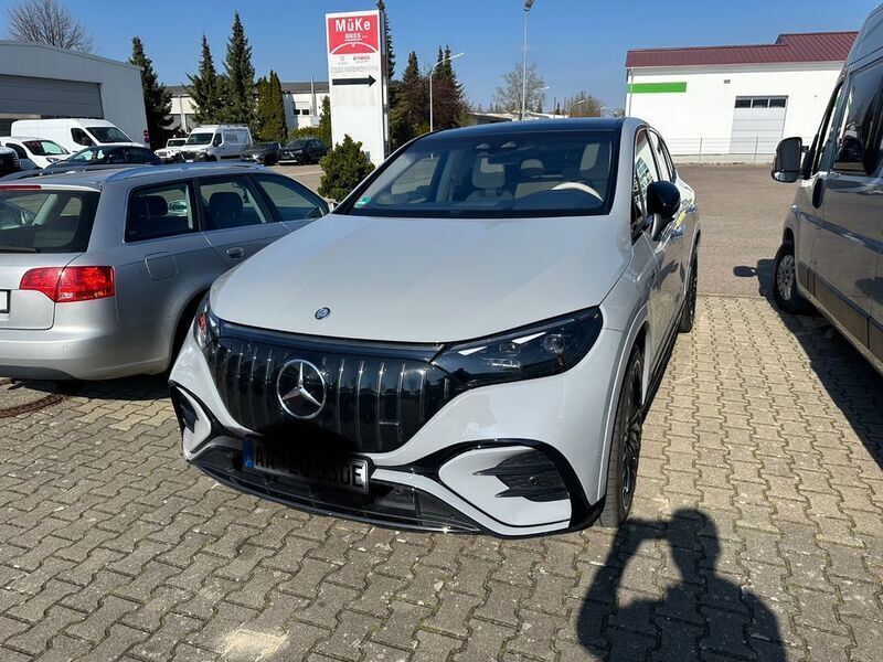 Grau Gebraucht 2024 Mercedes EQE AMG 53 AMG SUV | 113.800 € (Teuer) - Bild 1/4