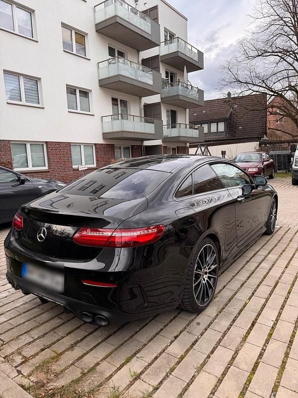 Second-hand Mercedes 220 194 CP (142 kW) 2017 Negru Coupe