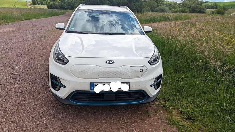 Gebraucht 2021 Kia e-Niro Spirit SUV | 19.999 € (Fairer Preis) - Bild 1/4