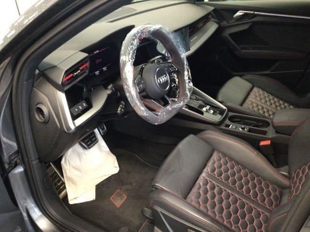 Gebraucht Audi RS3 Sportback Ambiente 400 PS (294 kW) 2023 Daytonagrau perleffekt Kleinwagen