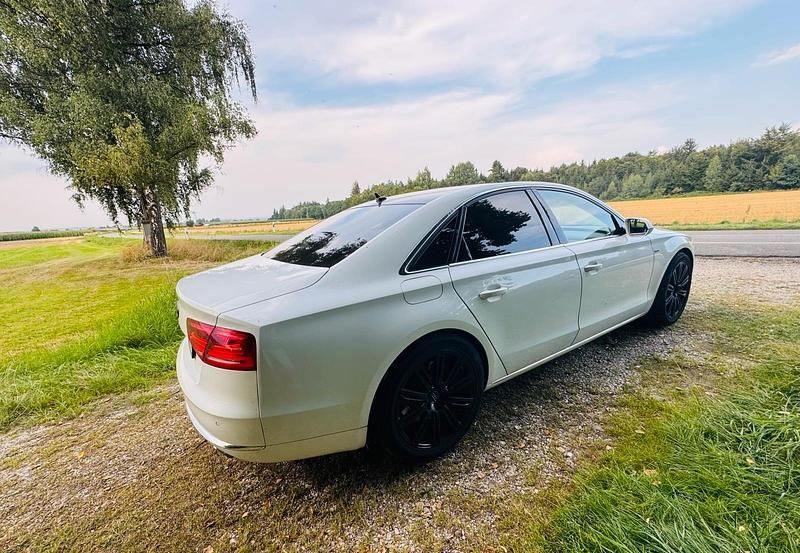 Gebraucht Audi A8 Comfort 350 PS (257 kW) 2010 Weiß Limousine