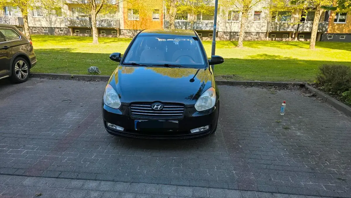 Usata Hyundai Accent 97 CV (71 kW) 2009 Nero Berlina