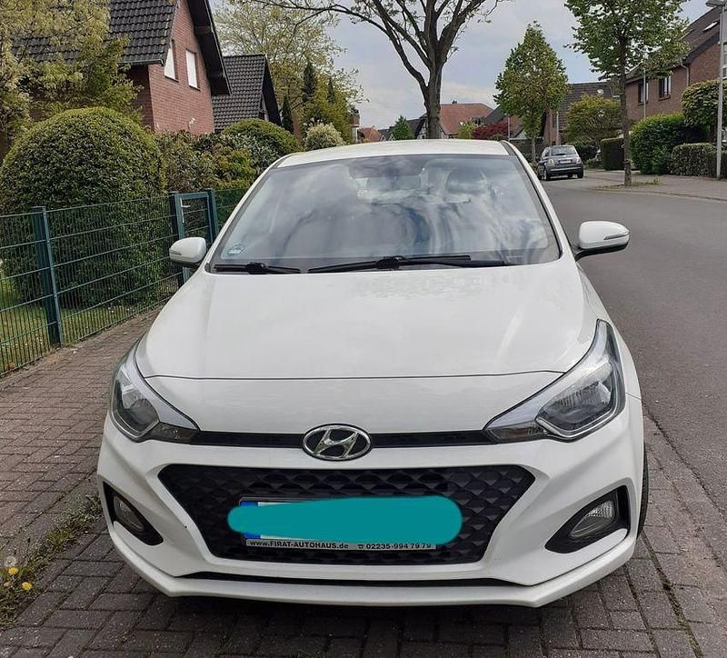Gebraucht Hyundai i20 Select 75 PS (55 kW) 2019 Weiß Kleinwagen
