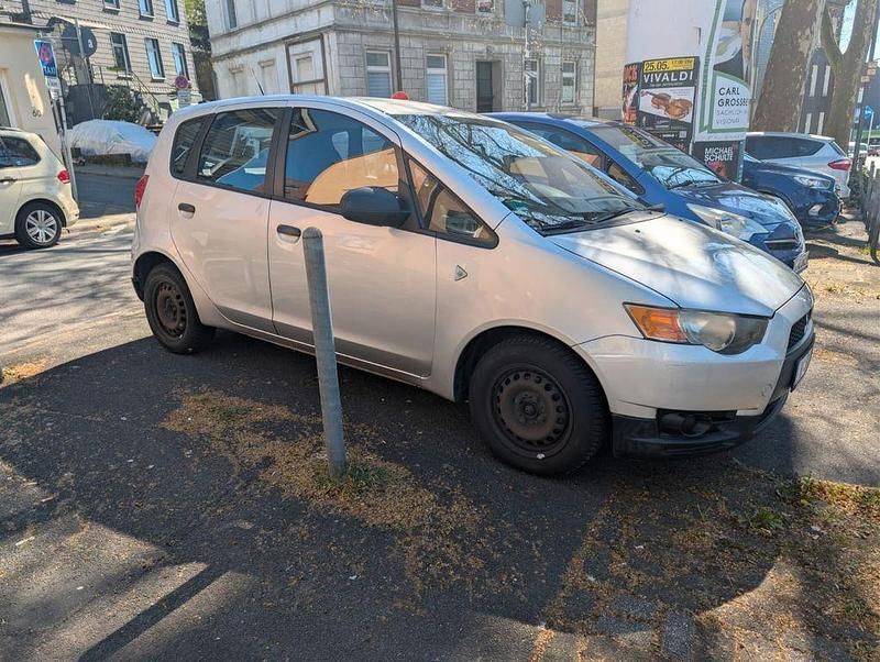 Gebraucht Mitsubishi Colt 75 PS (55 kW) 2009 Silber Kleinwagen
