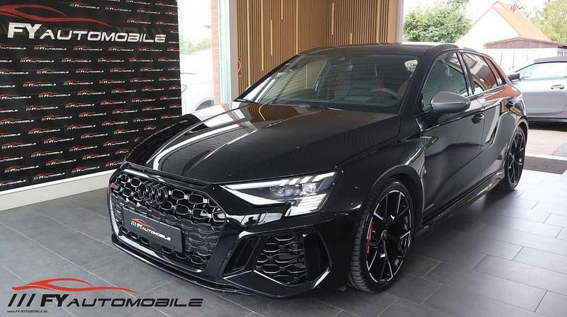 Schwarz Gebraucht 2022 Audi RS3 Sport Kleinwagen | 61.990 € - Bild 1/4