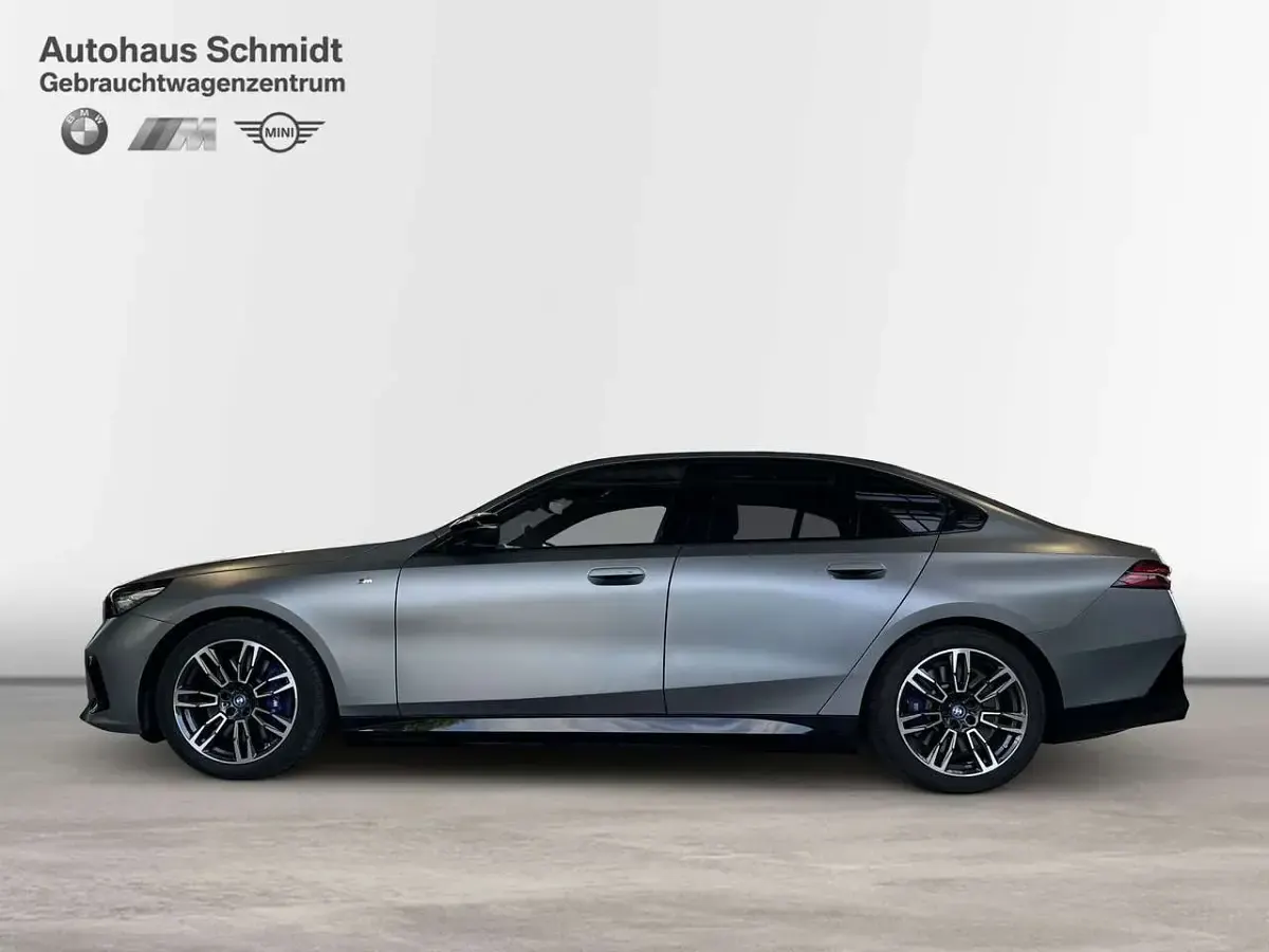 Gebraucht BMW i5 M Sport 442 kW (601 PS) 2025 Bmw individual frozen pure grey Limousine