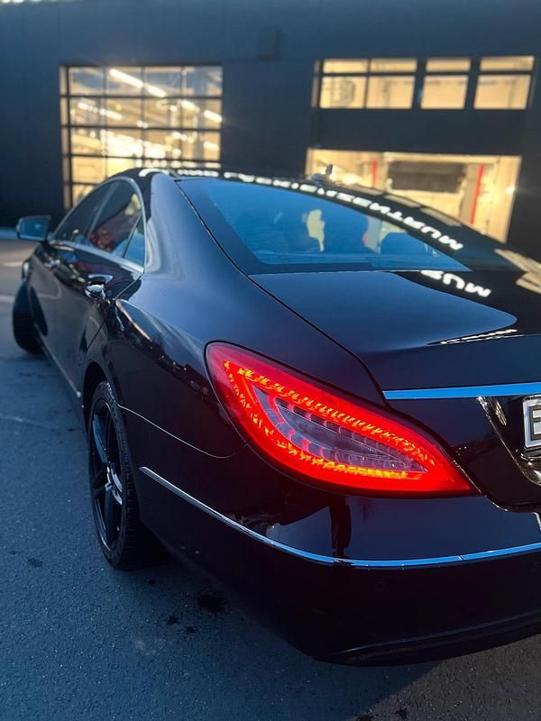 Schwarz Gebraucht 2011 Mercedes CLS350 Limousine | 16.800 € (Guter Preis) - Bild 1/4