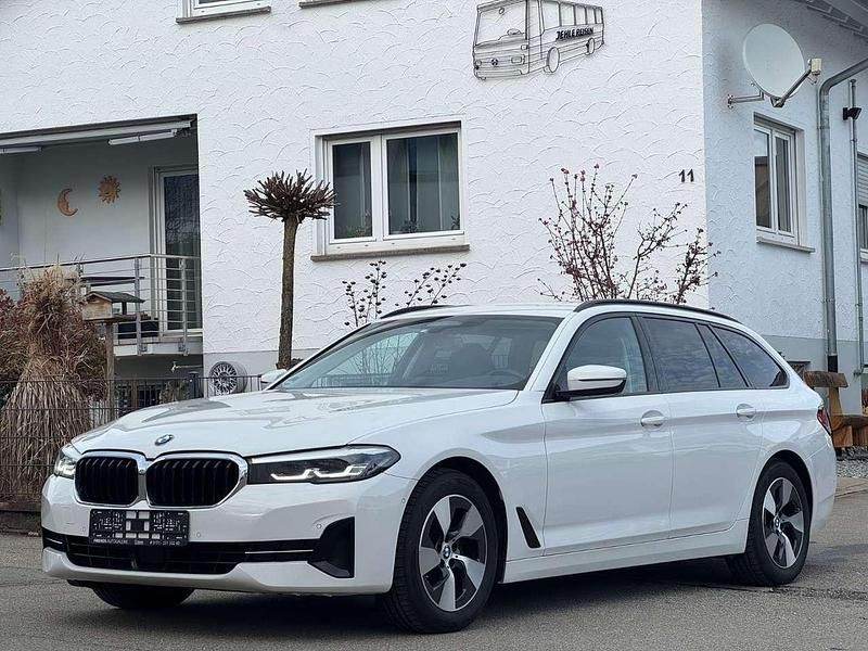Gebraucht BMW 520 Shadowline 190 PS (139 kW) 2022 Weiß Kombi