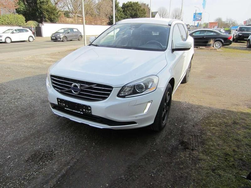 Gebraucht Volvo XC60 Summum 163 PS (119 kW) 2013 Crystal white pearl / metallic SUV