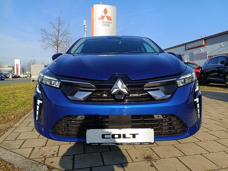 Neu Mitsubishi Colt Plus 94 PS (69 kW) 2025 Blau Limousine