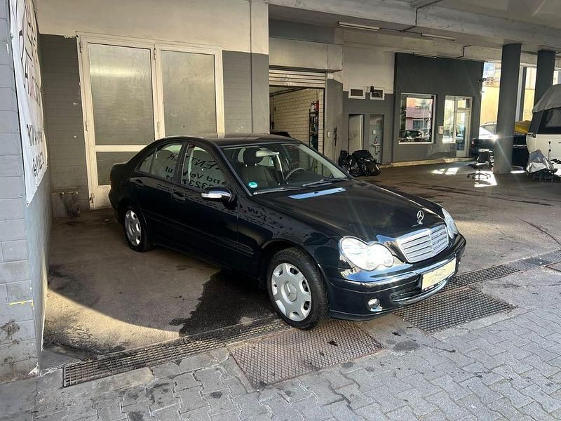 Gebraucht Mercedes C180 143 PS (105 kW) 2006 Schwarz Limousine