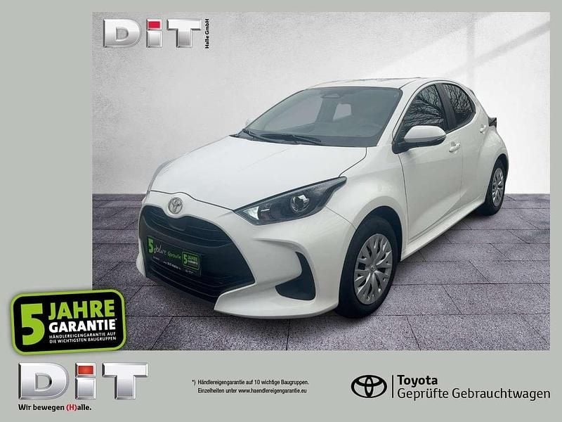 Schneeweiß Gebraucht 2024 Toyota Yaris Business Edition Limousine | 19.240 € (Superpreis) - Bild 1/4