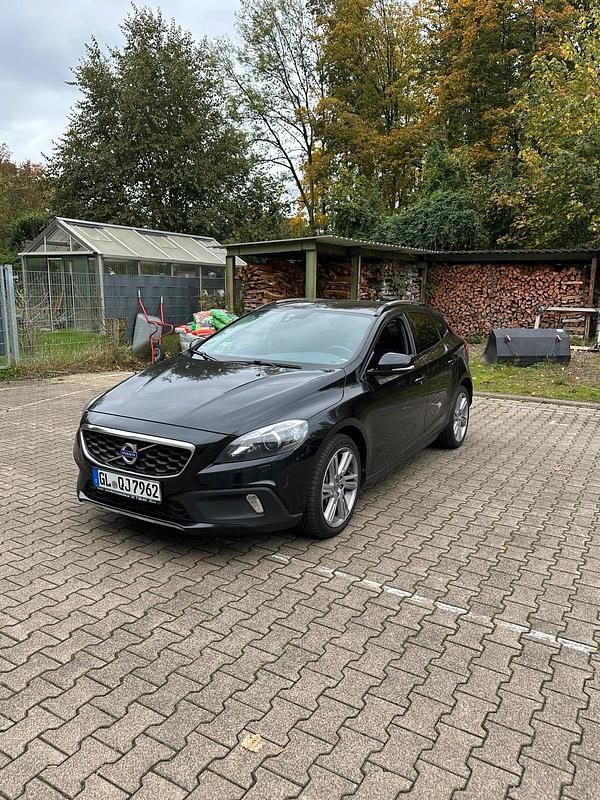Gebraucht 2014 Volvo V40 CC Kombi | 12.900 € (Fairer Preis) - Bild 1/4