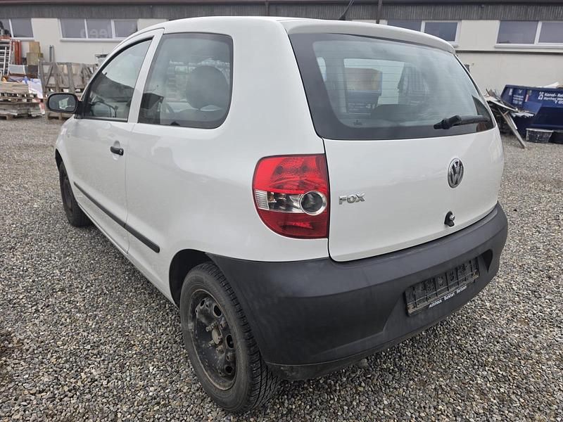 Gebraucht VW Fox 54 PS (39 kW) 2010 Weiß Kleinwagen