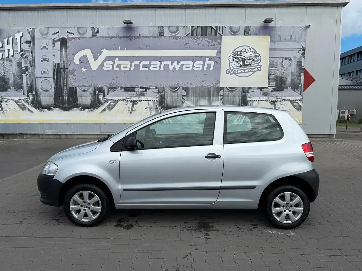 Gebraucht VW Fox 54 PS (39 kW) 2006 Grau Kleinwagen