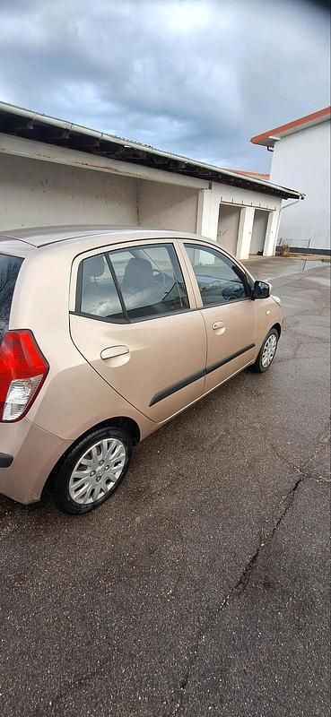 Gebraucht Hyundai i10 65 PS (47 kW) 2010 Grau Kleinwagen