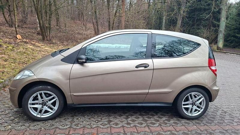 Gebraucht Mercedes A150 Classic 95 PS (69 kW) 2007 Gold Limousine
