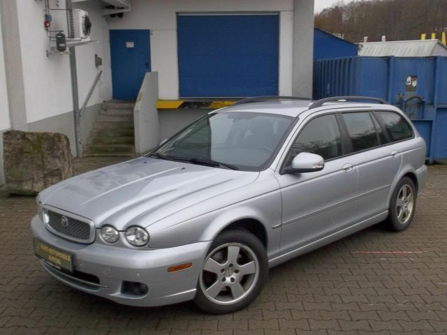 Silber Gebraucht 2009 Jaguar X-type Classic Kombi | 5.499 € (Etwas zu teuer) - Bild 1/4