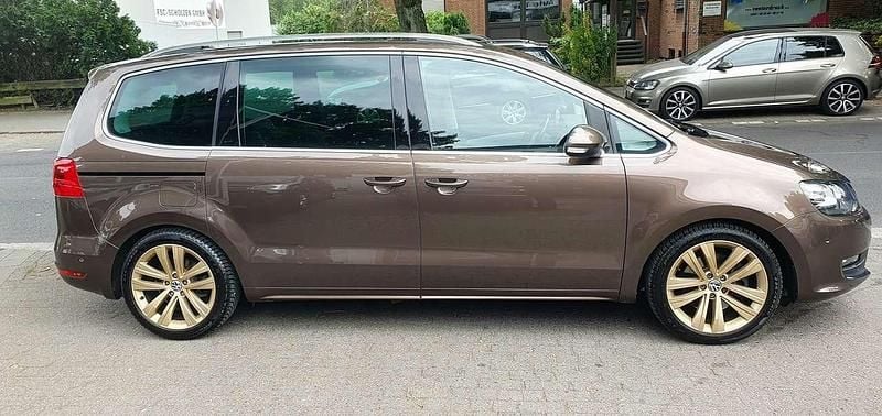 Gebraucht VW Sharan Highline 200 PS (147 kW) 2013 Toffeebraun metallic Van / Kleinbus