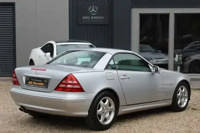 Gebraucht Mercedes SLK200 163 PS (119 kW) 2003 Silber Cabrio