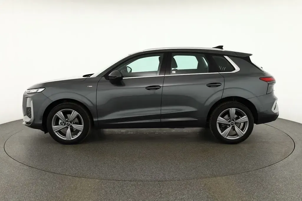 Nowe Audi Q3 S-Line 150 KM (110 kW) 2025 Czarny SUV
