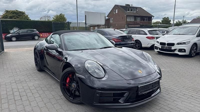 Gebraucht Porsche 911 Targa 4 480 PS (353 kW) 2024 Tiefschwarzmetallic Cabrio