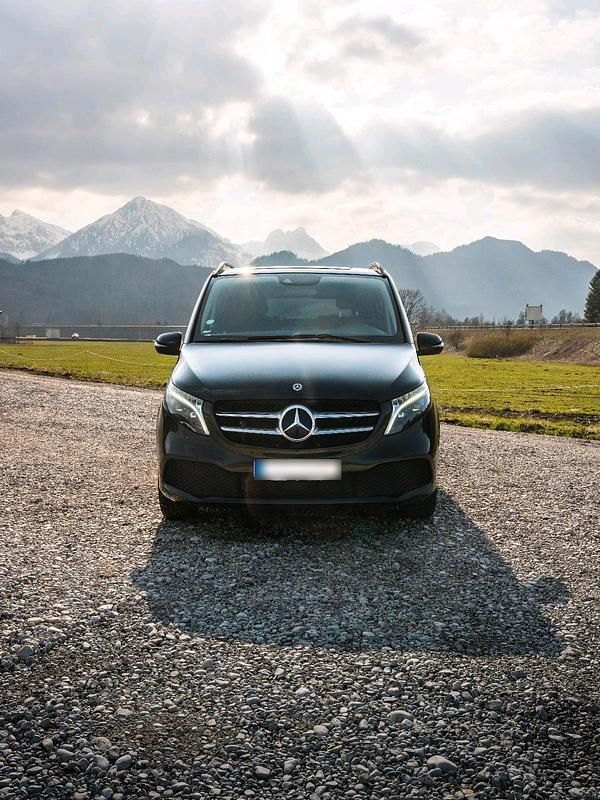 Gebraucht Mercedes V250 190 PS (139 kW) 2023 Schwarz Van / Kleinbus