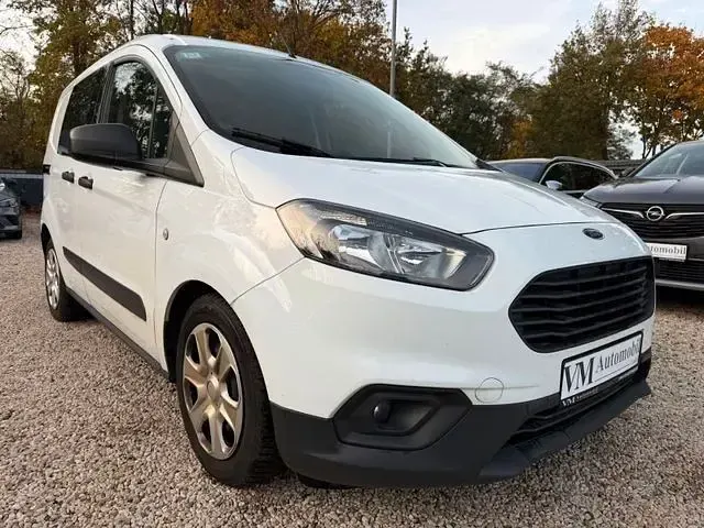 Käytetty Ford Transit 101 HP (74 kW) 2022 Valkoinen Tila-auto