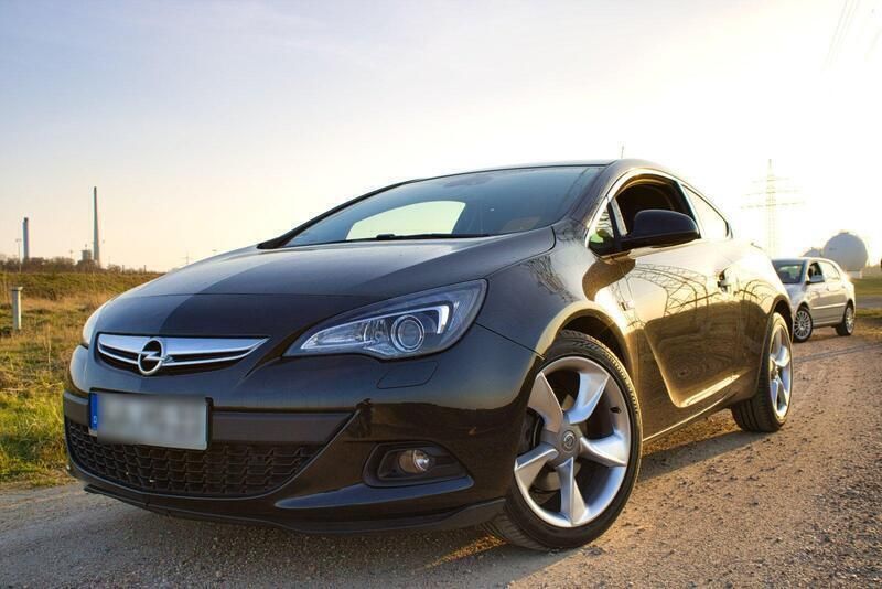 Schwarz Gebraucht 2012 Opel Astra GTC Innovation Coupé | 7.990 € (Fairer Preis) - Bild 1/4