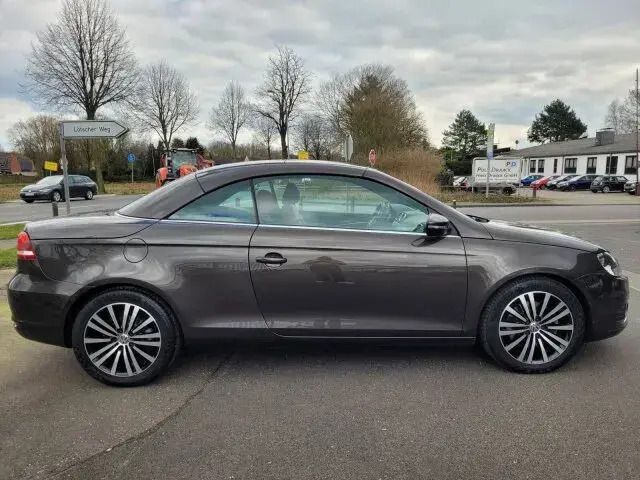 Gebraucht VW Eos Sport 140 PS (102 kW) 2011 Braun Cabrio