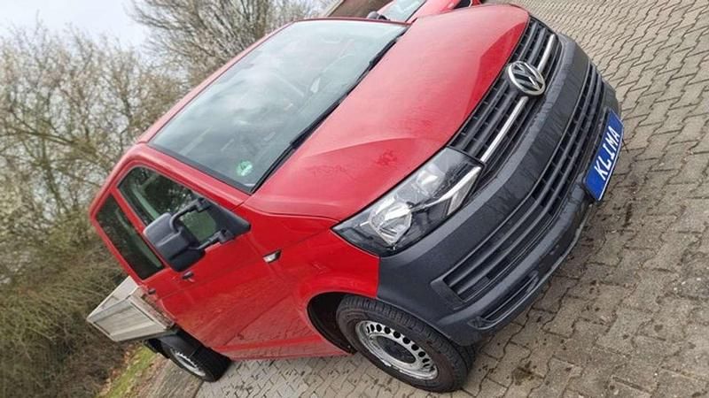 Gebraucht VW Transporter 84 PS (61 kW) 2019 Kirschrot Van