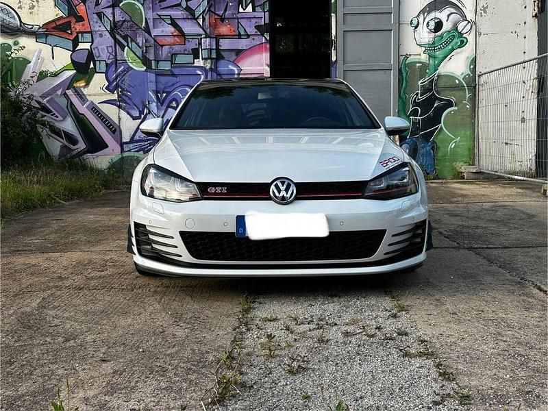 Weiß Gebraucht 2015 VW Golf VII GTI Limousine | 17.000 € (Guter Preis) - Bild 1/4