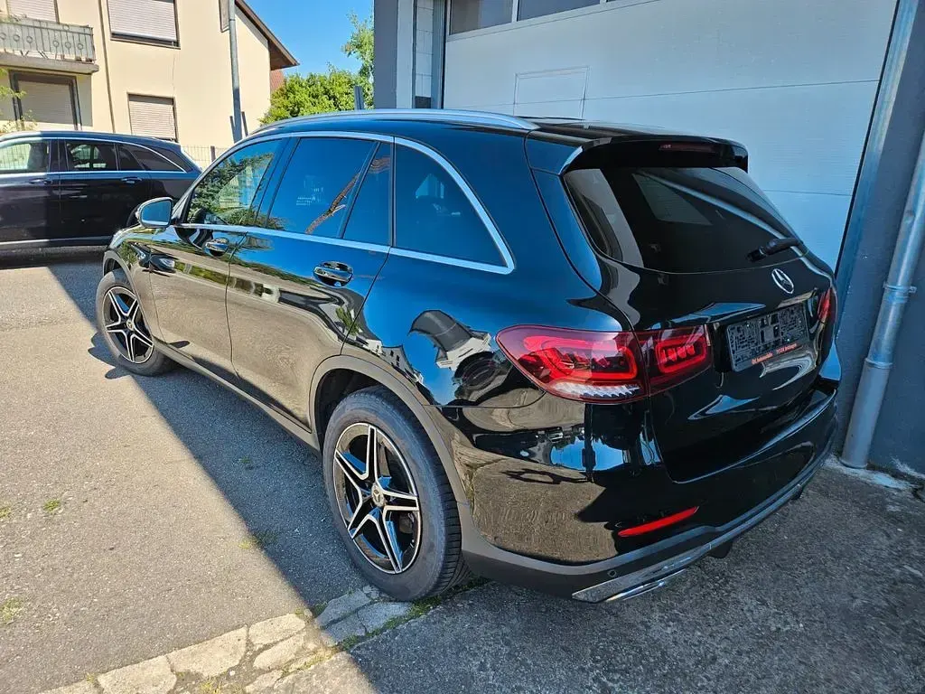 Gebraucht Mercedes GLC300 245 PS (180 kW) 2021 Schwarz SUV