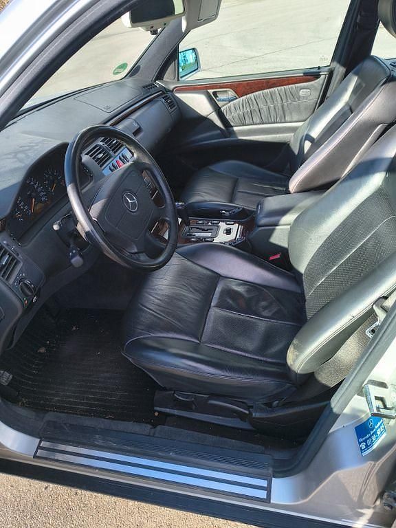 Gebraucht Mercedes E320 Elegance 220 PS (161 kW) 1995 Silber Limousine