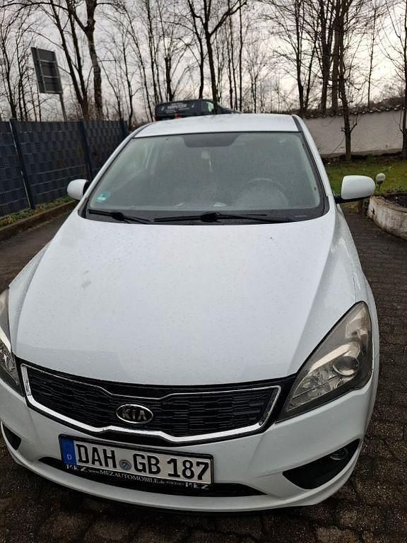 Gebraucht Kia ProCeed Edition 7 90 PS (66 kW) 2011 Weiß Kleinwagen