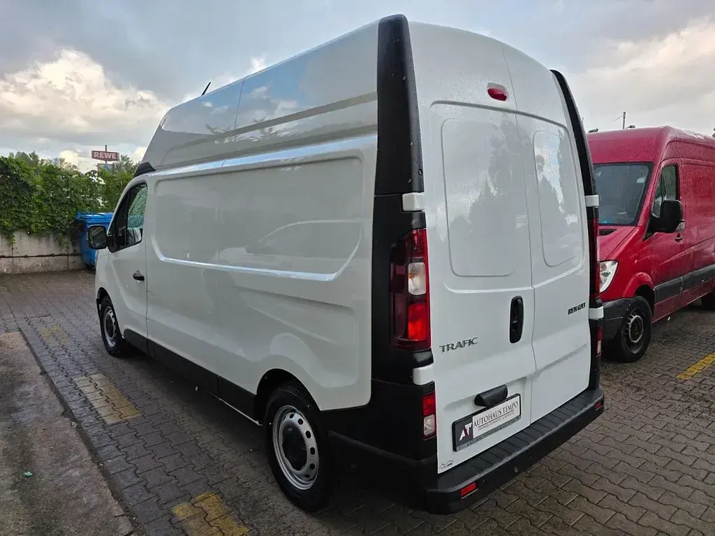 Gebraucht Renault Trafic Komfort 150 PS (110 kW) 2023 Weiß Van / Kleinbus