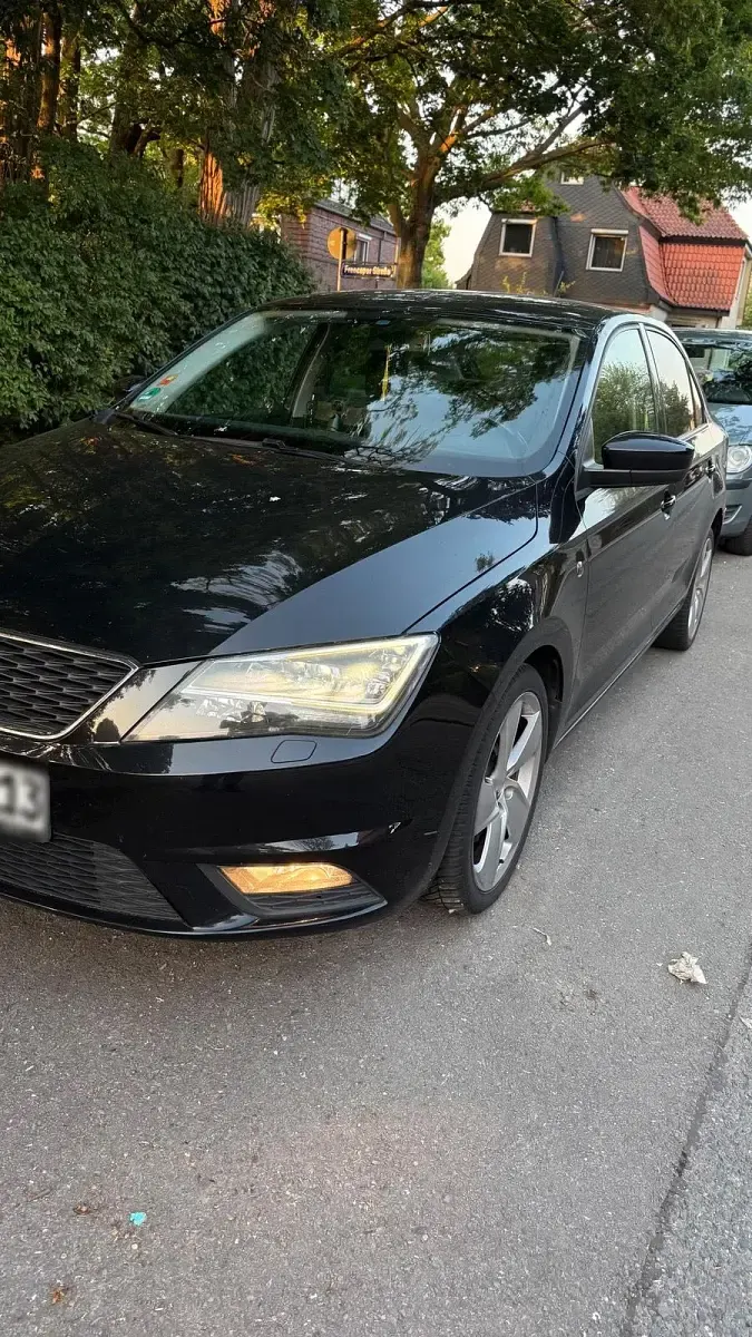 Gebraucht Seat Toledo 122 PS (89 kW) 2015 Schwarz Kleinwagen